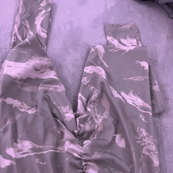 Gymshark Marble colored leggings - Picture 2 of 2